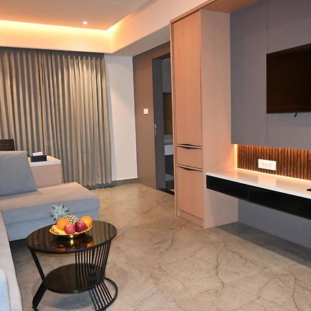 Vantara Suites Vellore Bagian luar foto