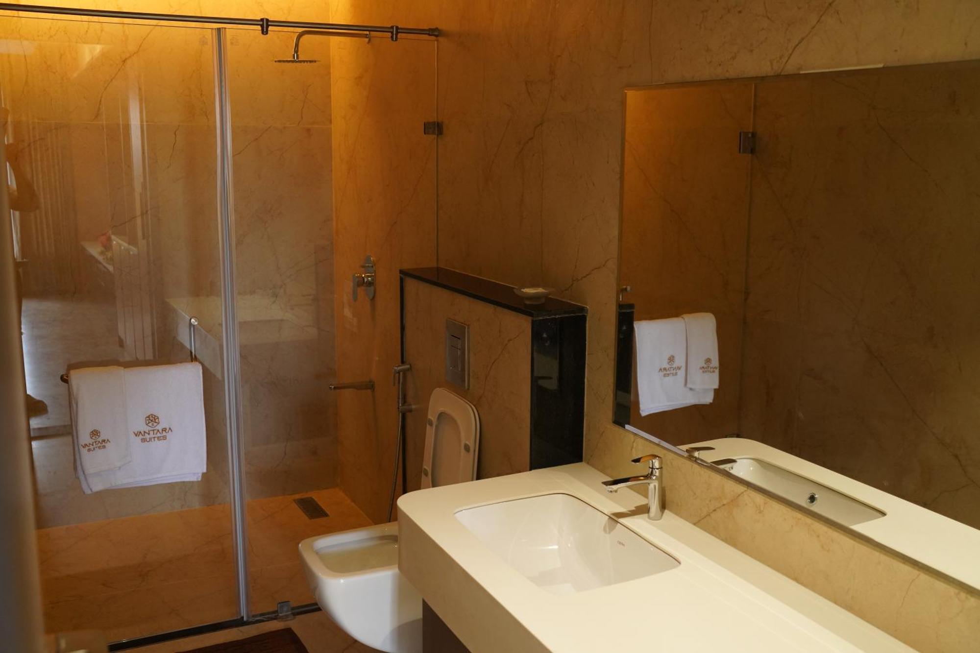 Vantara Suites Vellore Bagian luar foto