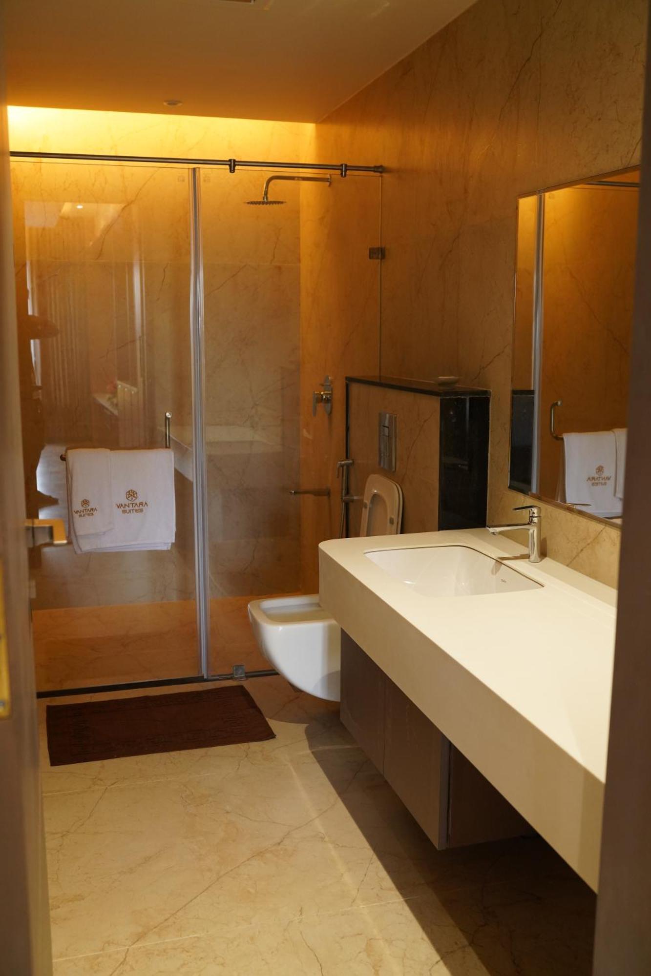 Vantara Suites Vellore Bagian luar foto
