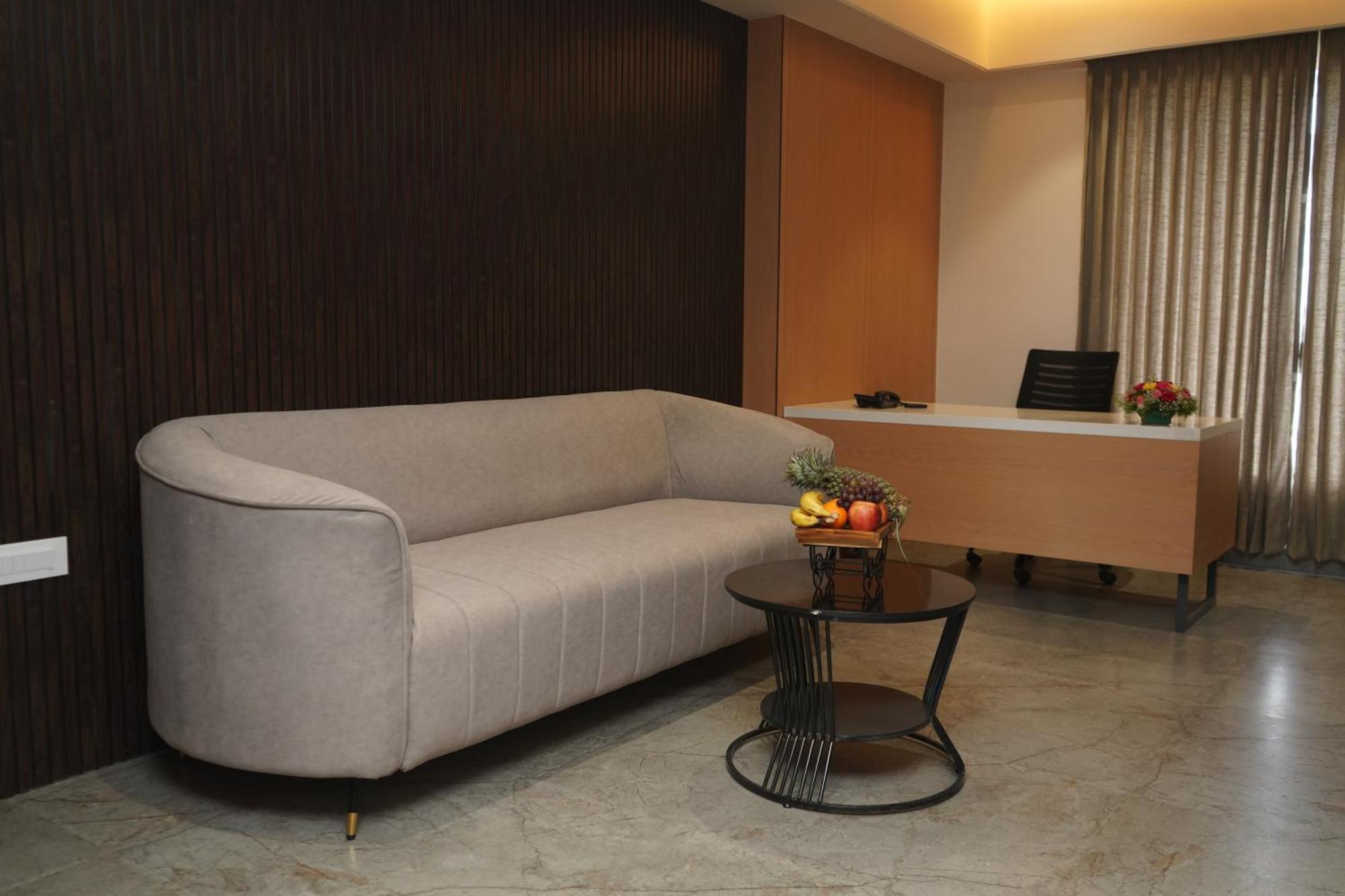 Vantara Suites Vellore Bagian luar foto