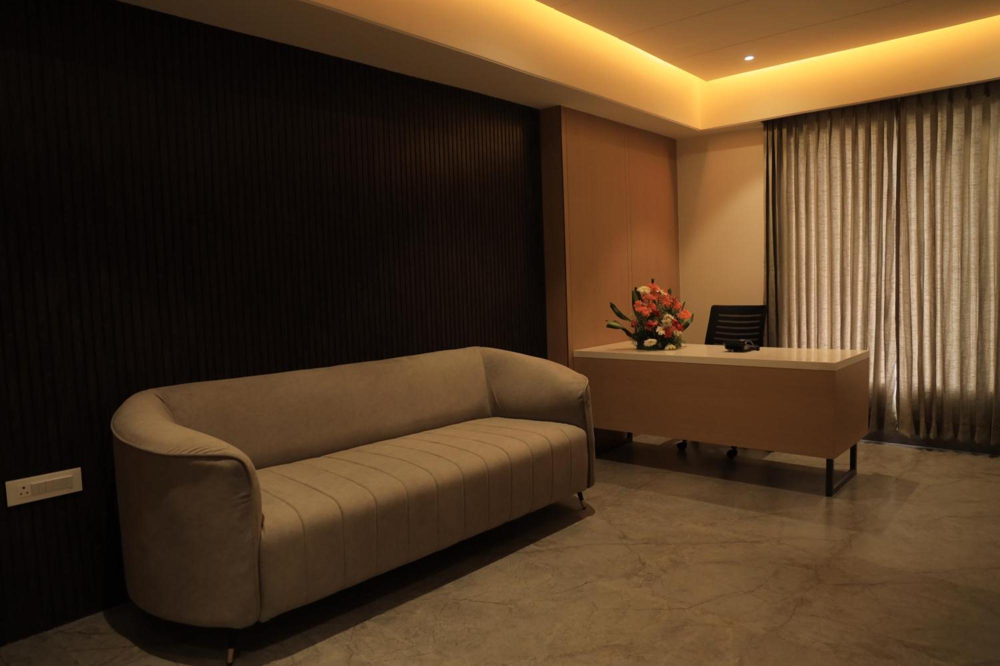 Vantara Suites Vellore Bagian luar foto