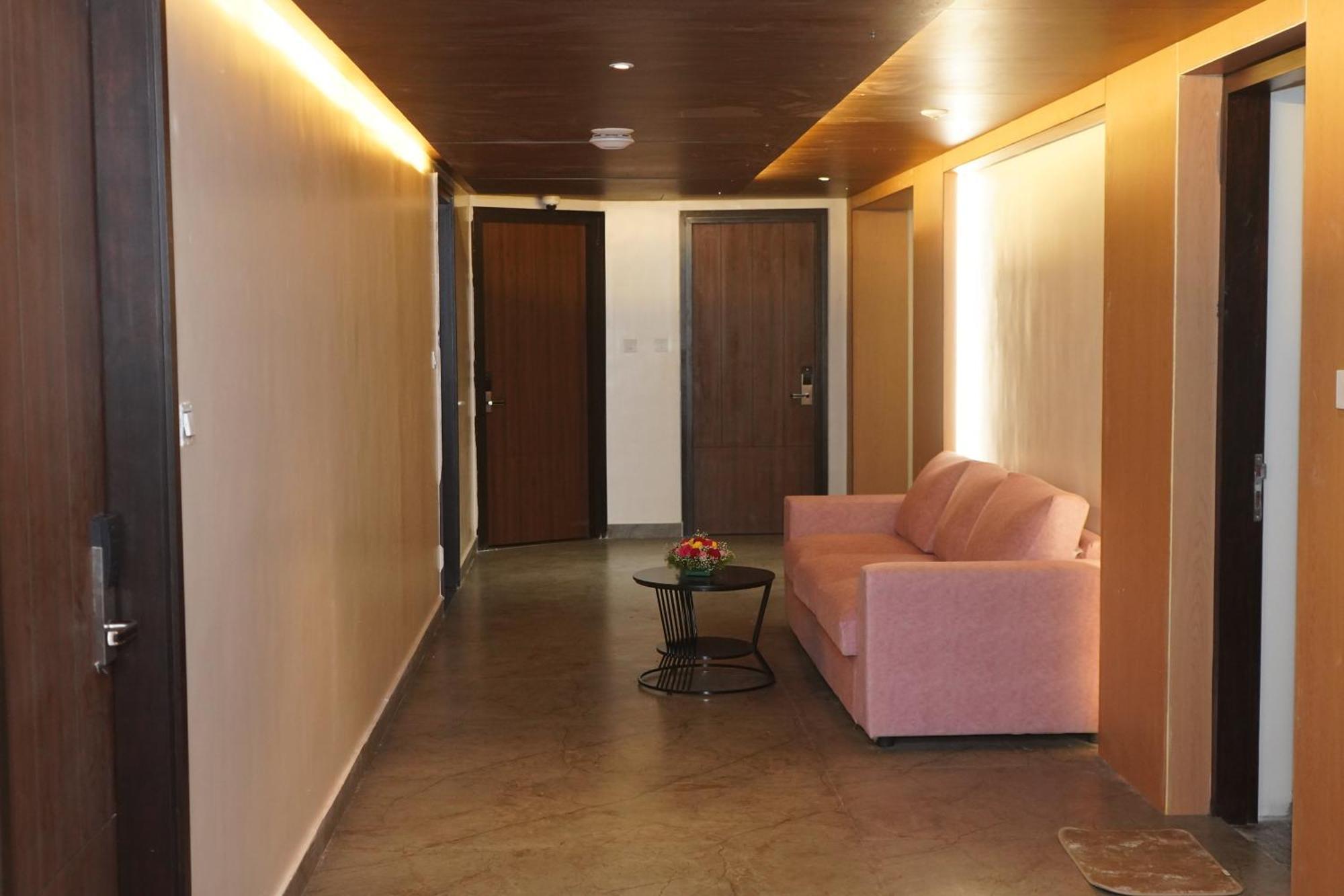 Vantara Suites Vellore Bagian luar foto