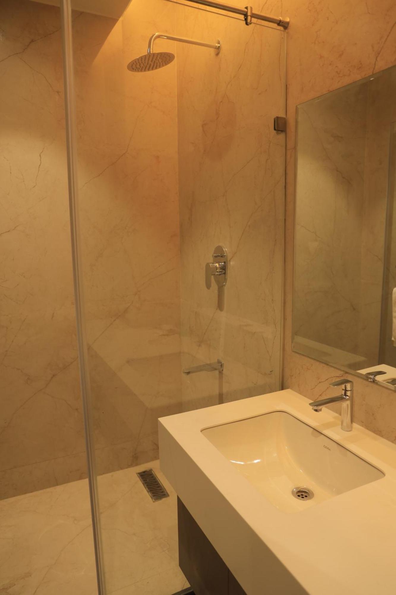 Vantara Suites Vellore Bagian luar foto