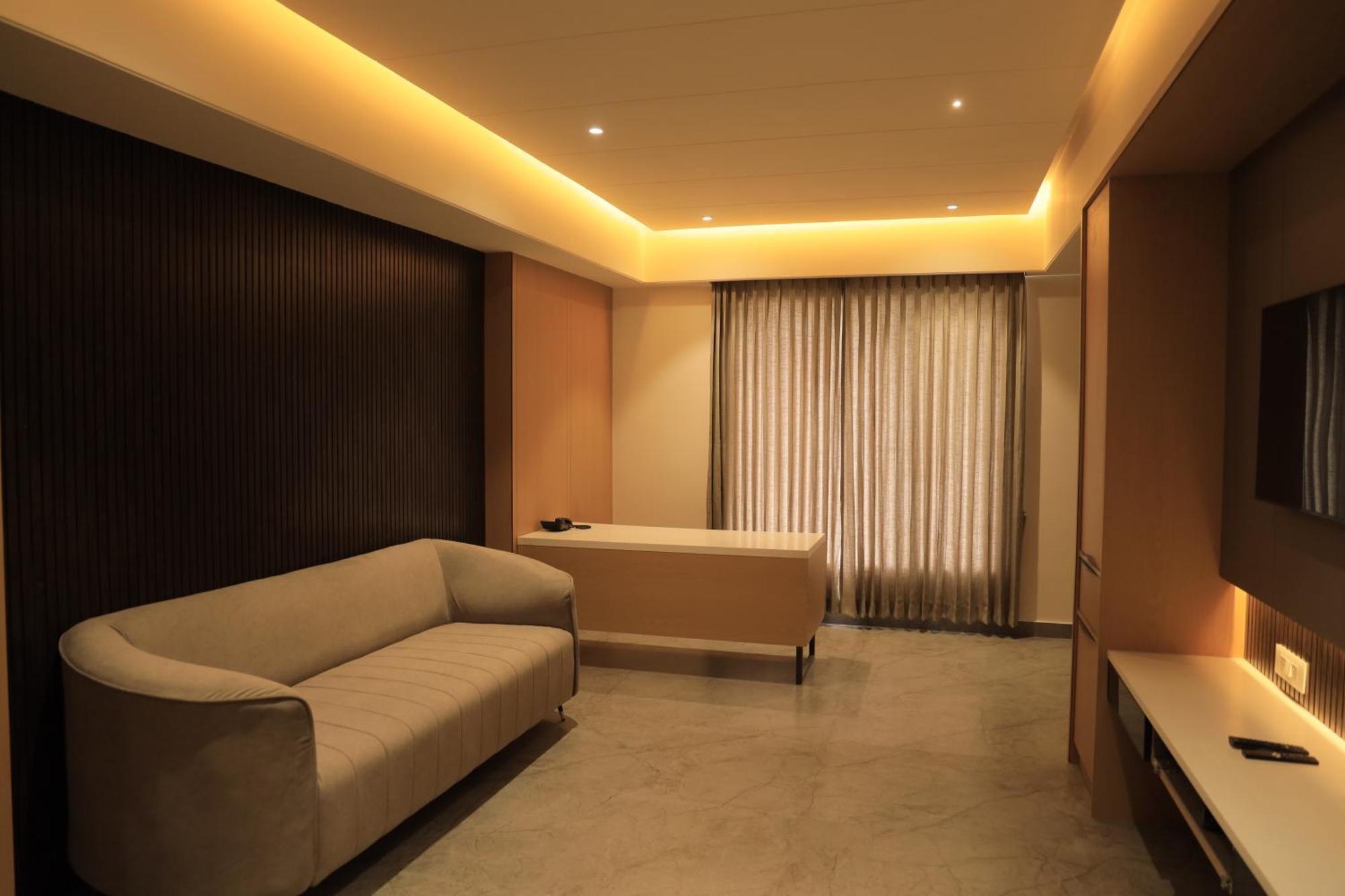 Vantara Suites Vellore Bagian luar foto