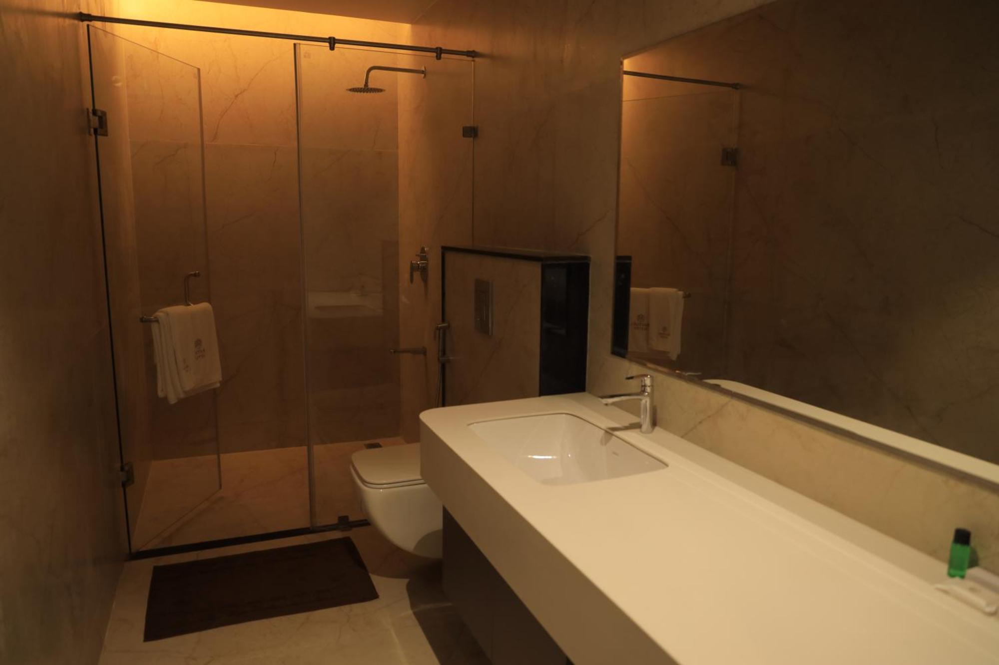 Vantara Suites Vellore Bagian luar foto